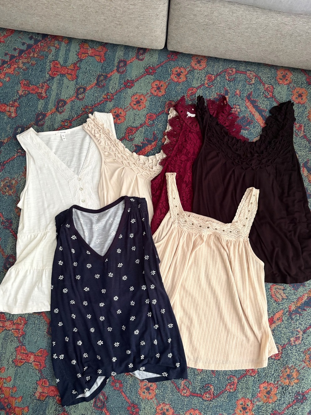 Lot of 6 Maurices tanks in perfect condition
